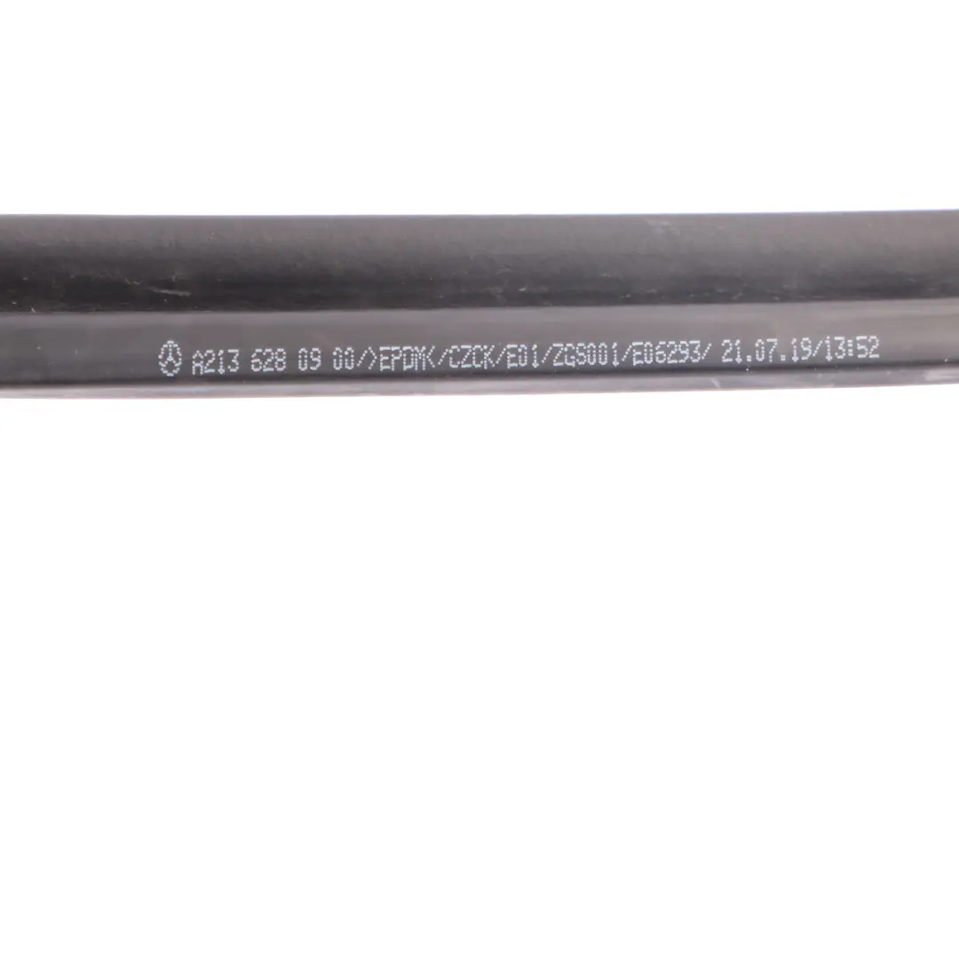 Front Kühlergrill Zierleiste Dichtung für Mercedes W213 C238 mit Teilenummer A2136280900 Mercedes W213 C238 Front Kühlergrill Zierleiste Dichtung - SKU A2136280900 - Teilenummer A2136280900