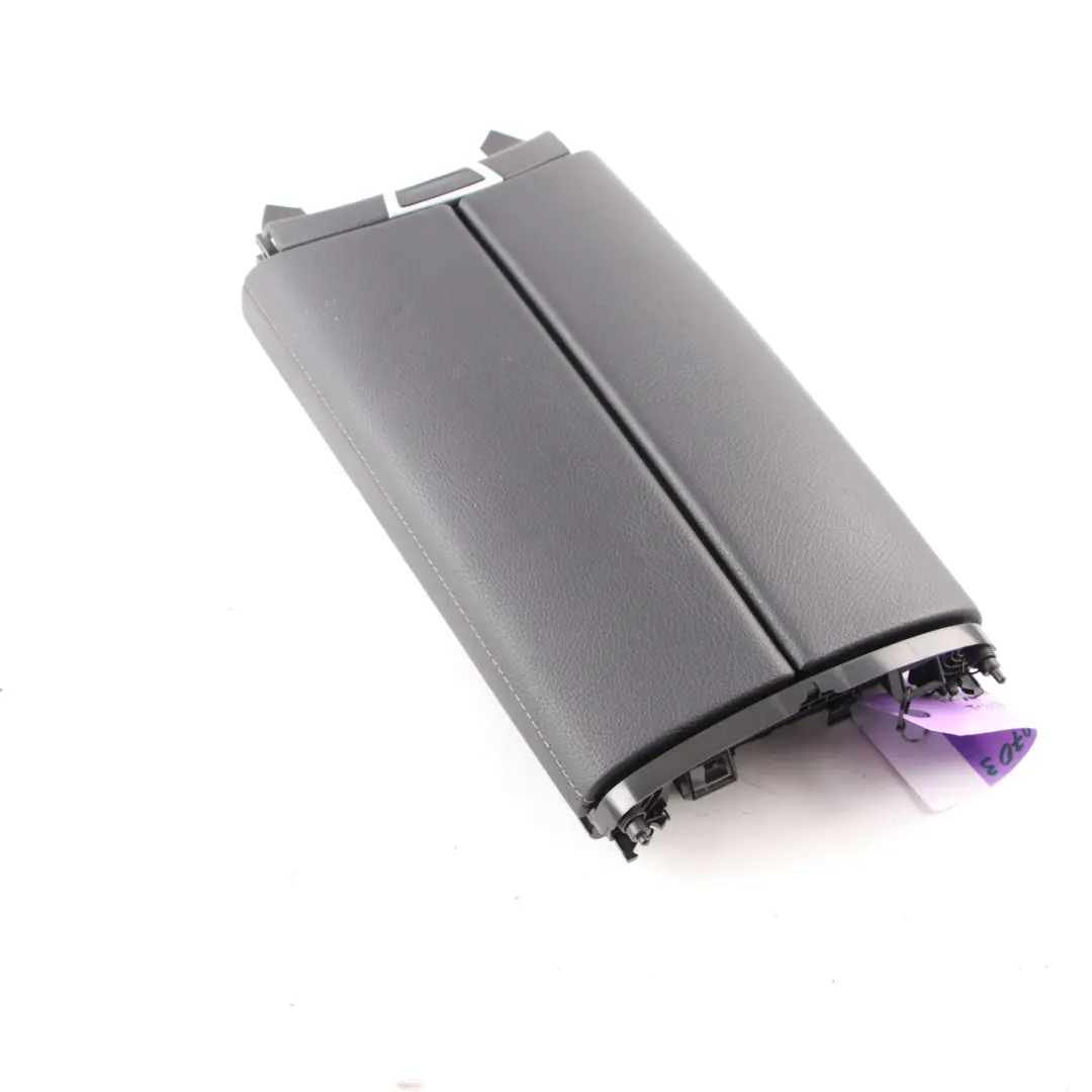 Armlehnenabdeckung Mittelkonsolenverkleidung Leder Schwarz für Mercedes W213 mit Teilenummer A2136800703 Mercedes W213 Armlehnenabdeckung Mittelkonsolenverkleidung Leder Schwarz - SKU A2136800703 - Teilenummer A2136800703