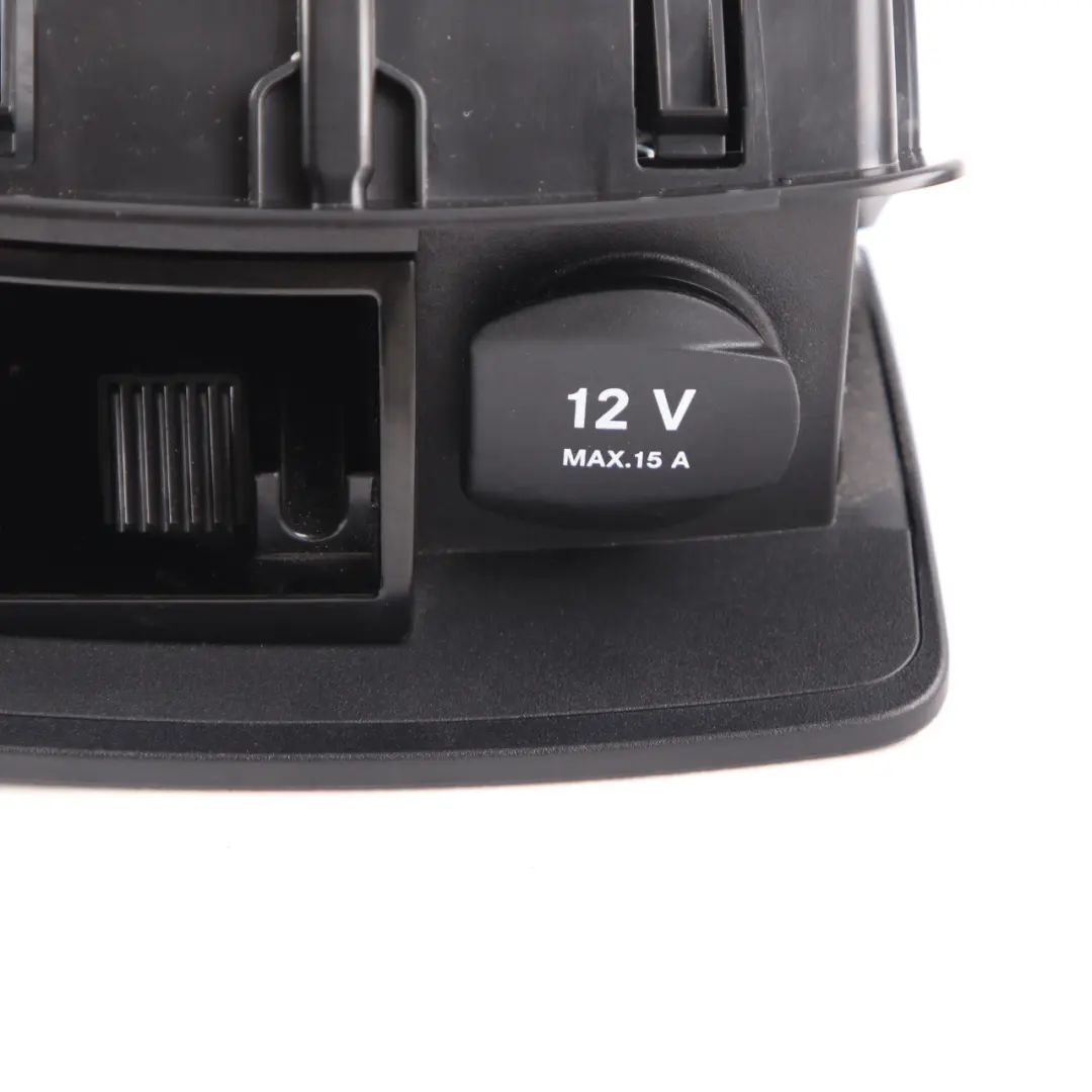 Cenicero Consola Central Inserto Trasero Enchufe para Mercedes W213 con número de pieza A2136805001 Mercedes W213 Cenicero Consola Central Inserto Trasero Enchufe - SKU A2136805001 - Número de pieza A2136805001