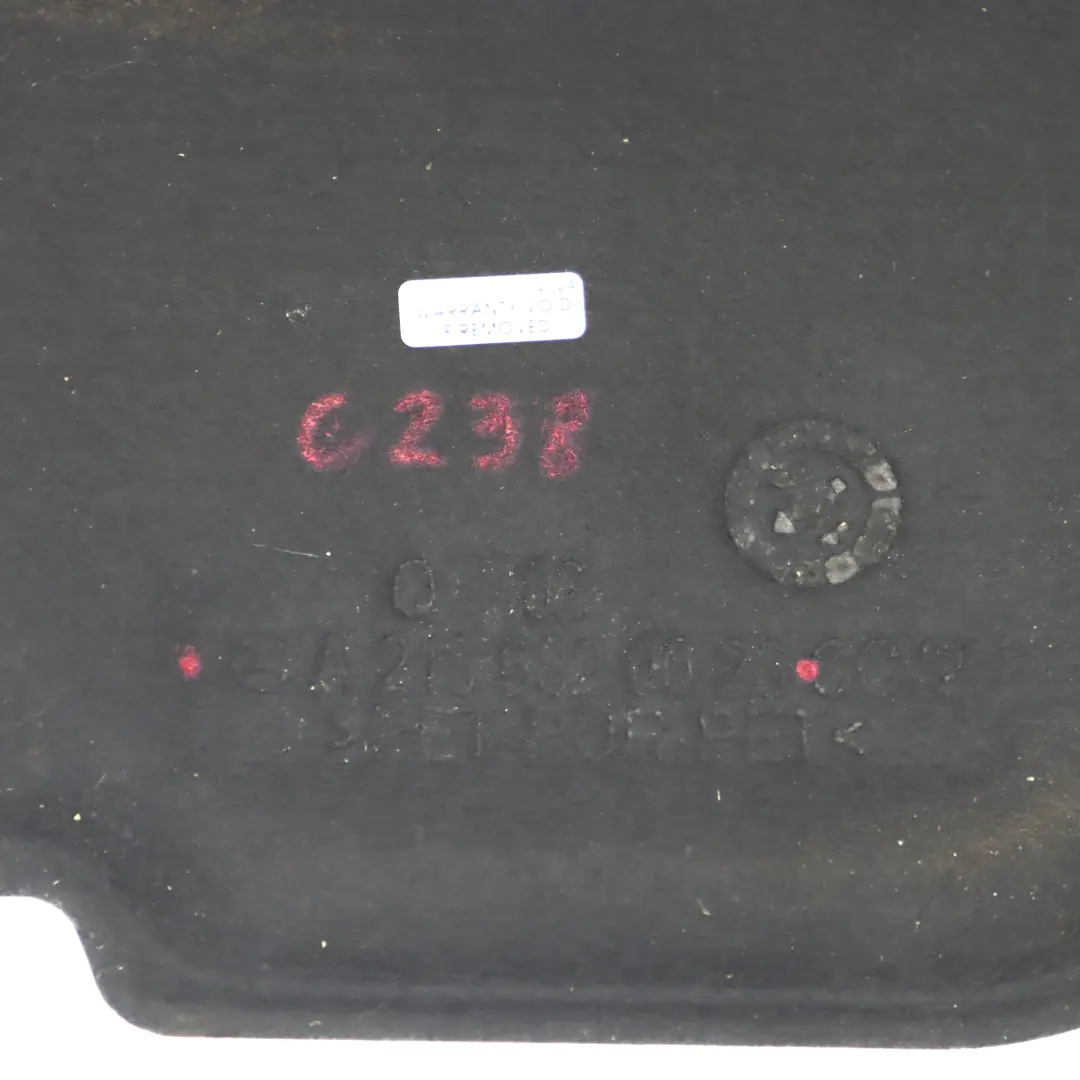 Coperchio del cofano Inserto di smorzamento isolamento per Mercedes W213 con numero di parte A2136820026 Mercedes W213 Coperchio del cofano Inserto di smorzamento isolamento - SKU A2136820026 - Numero di parte A2136820026