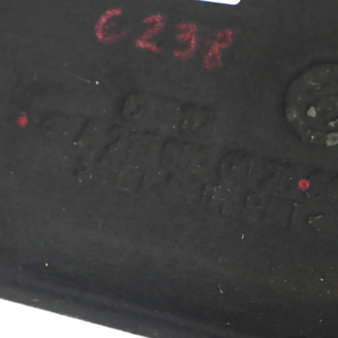 Capó Cubre Capó Inserto de Aislamiento para Mercedes W213 con número de pieza A2136820026 Mercedes W213 Capó Cubre Capó Inserto de Aislamiento - SKU A2136820026 - Número de pieza A2136820026