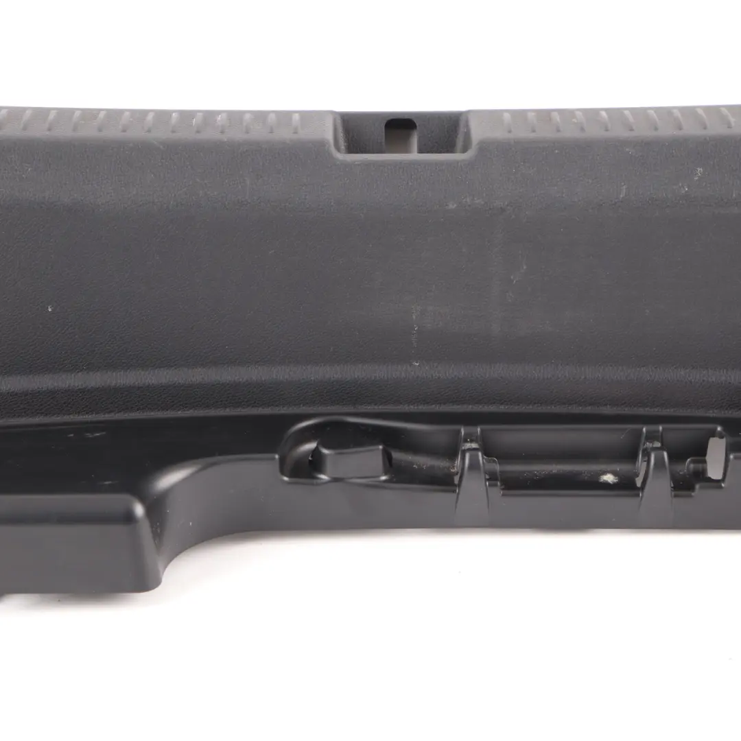 Mercedes W213 Panneau habillage couvercle fermeture du coffre Noir - SKU A2136900041 - Numéro de pièce A2136900041