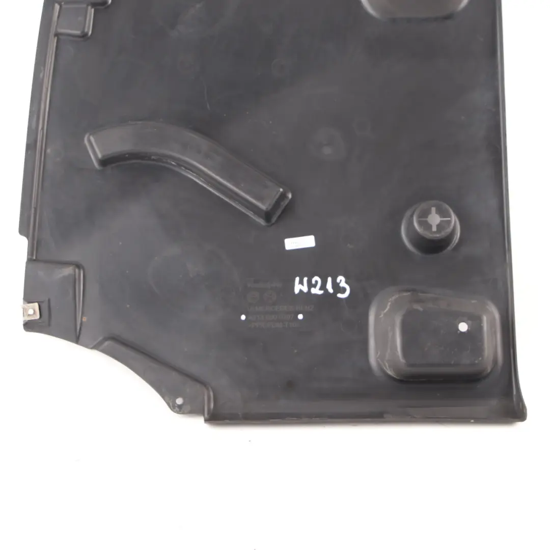 Mercedes W213 Osłona Podwozia Prawy - SKU A2136900207 - Numer Części A2136900207