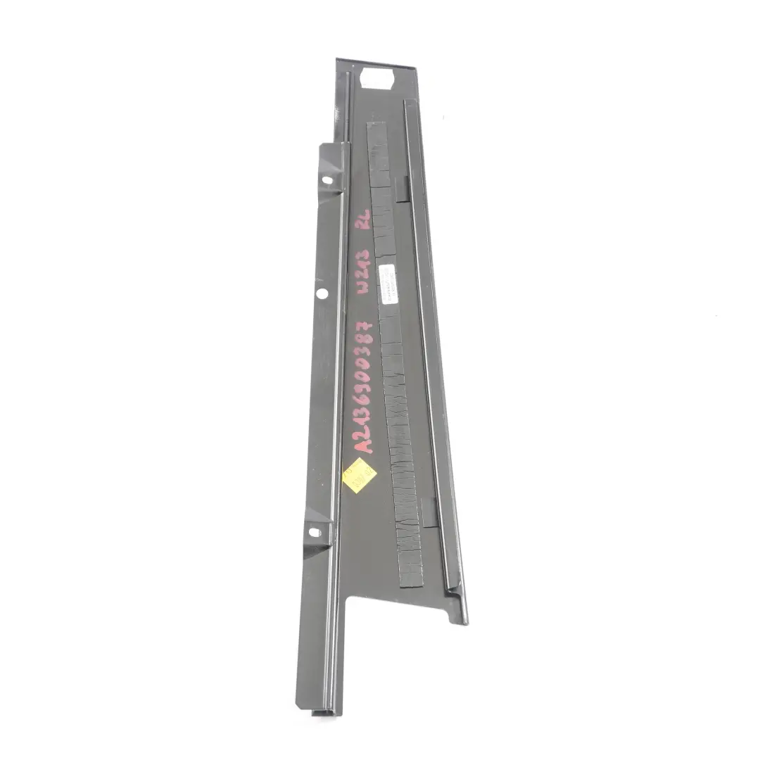 Mercedes W213 Acabado Ventana Pilar Cubierta Trasera Izquierda Alto Brillo - SKU A2136900387 - Número de pieza A2136900387