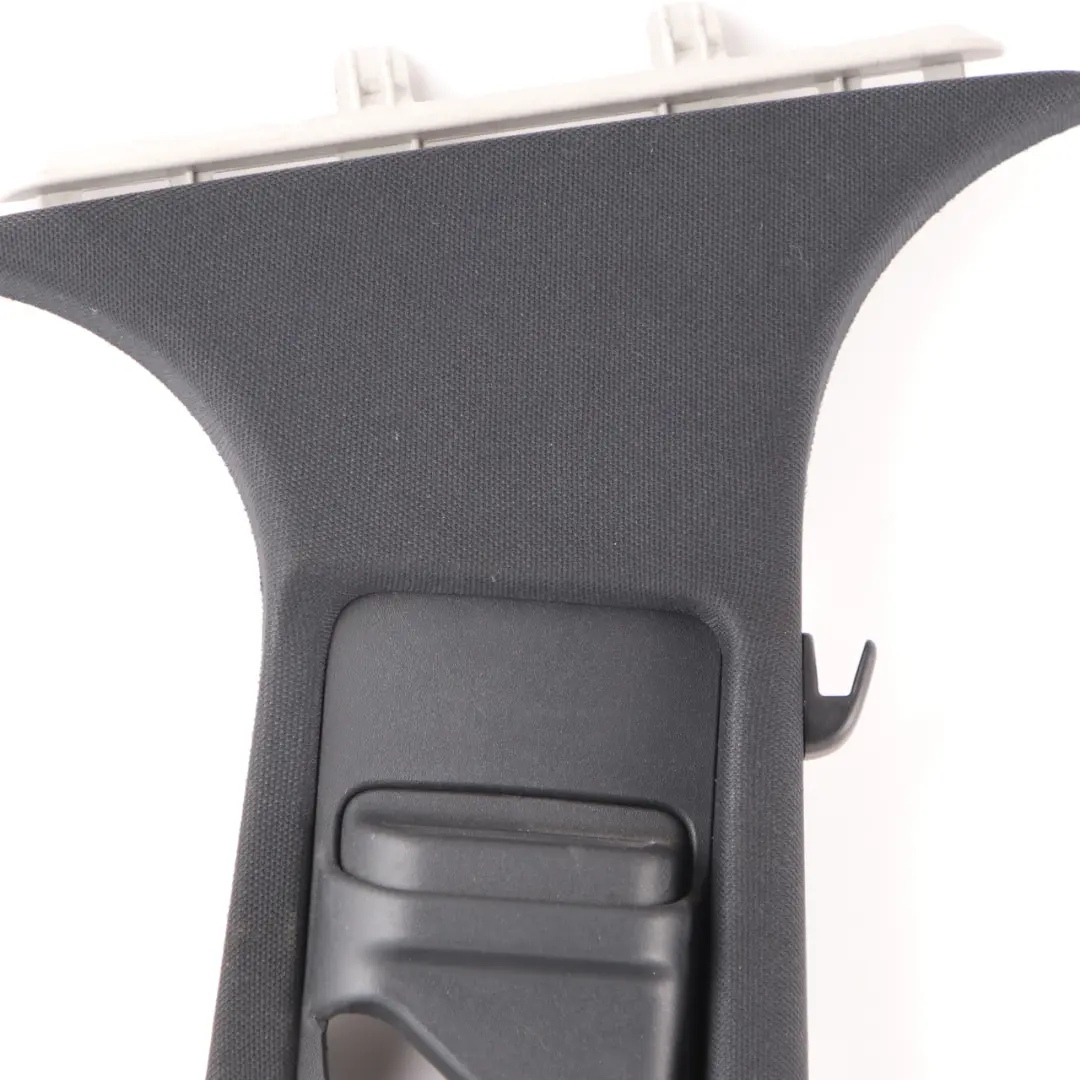 Mercedes W213 Trim Cover Colonna destra B-Pillar Panel Nero - SKU A2136900825 - Numero di parte A2136900825