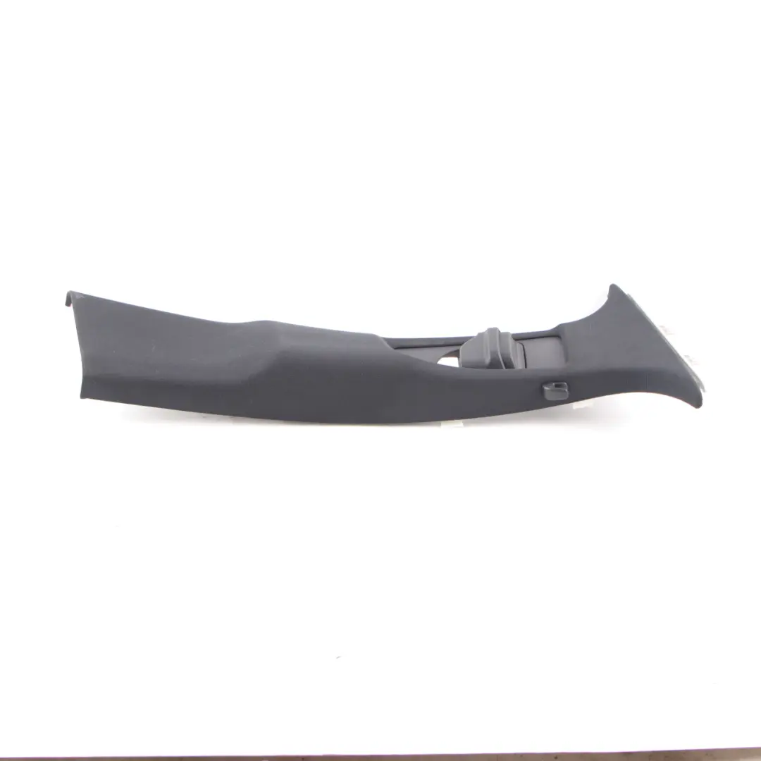 Trim Cover Colonna destra B-Pillar Panel Nero per Mercedes W213 con numero di parte A2136900825 Mercedes W213 Trim Cover Colonna destra B-Pillar Panel Nero - SKU A2136900825 - Numero di parte A2136900825