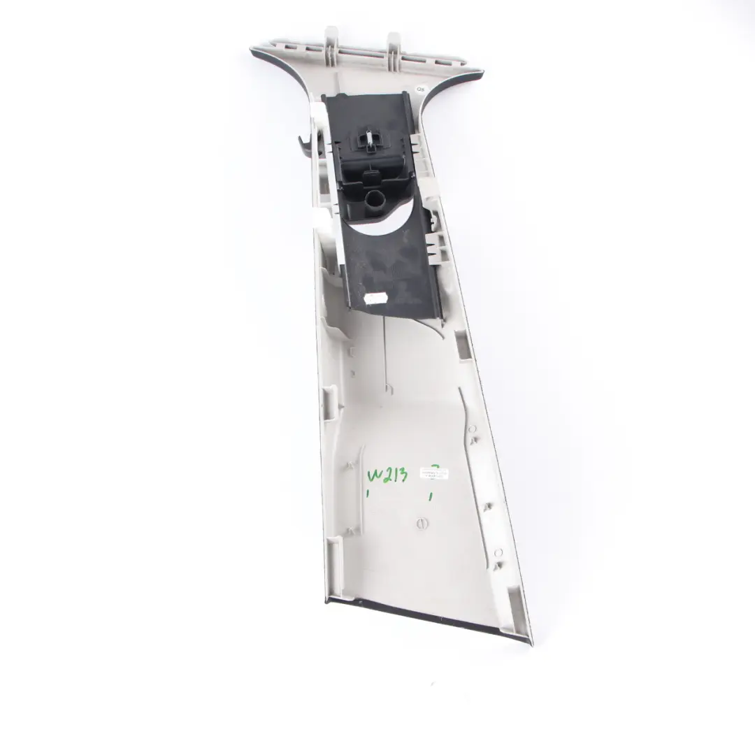 Columna Derecha B-Pilar Panel Negro para Mercedes W213 con número de pieza A2136900825 Mercedes W213 Columna Derecha B-Pilar Panel Negro - SKU A2136900825 - Número de pieza A2136900825