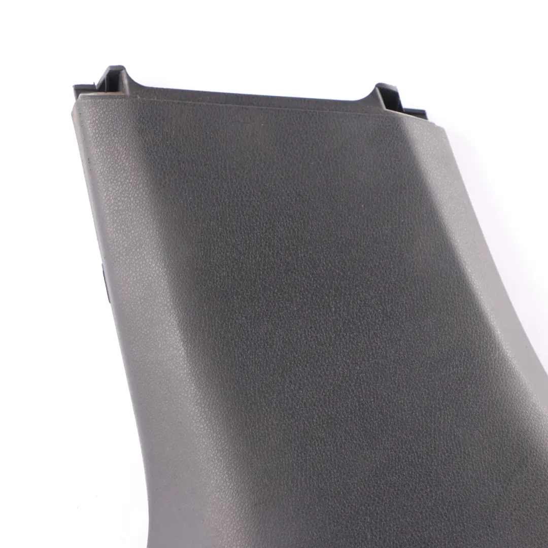 Mercedes W213 Cache de garniture inférieur du pilier B gauche - SKU A2136901125 - Numéro de pièce A2136901125