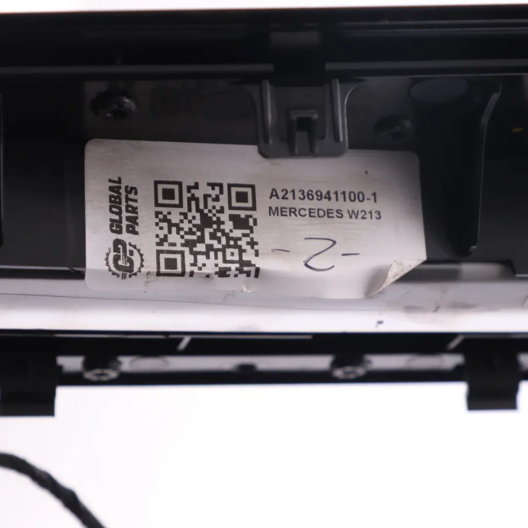 Bremsleuchte zusätzlich dritte Bremsleuchte hinten für Mercedes W213 mit Teilenummer A2136941100 Mercedes W213 Bremsleuchte zusätzlich dritte Bremsleuchte hinten - SKU A2136941100-1 - Teilenummer A2136941100