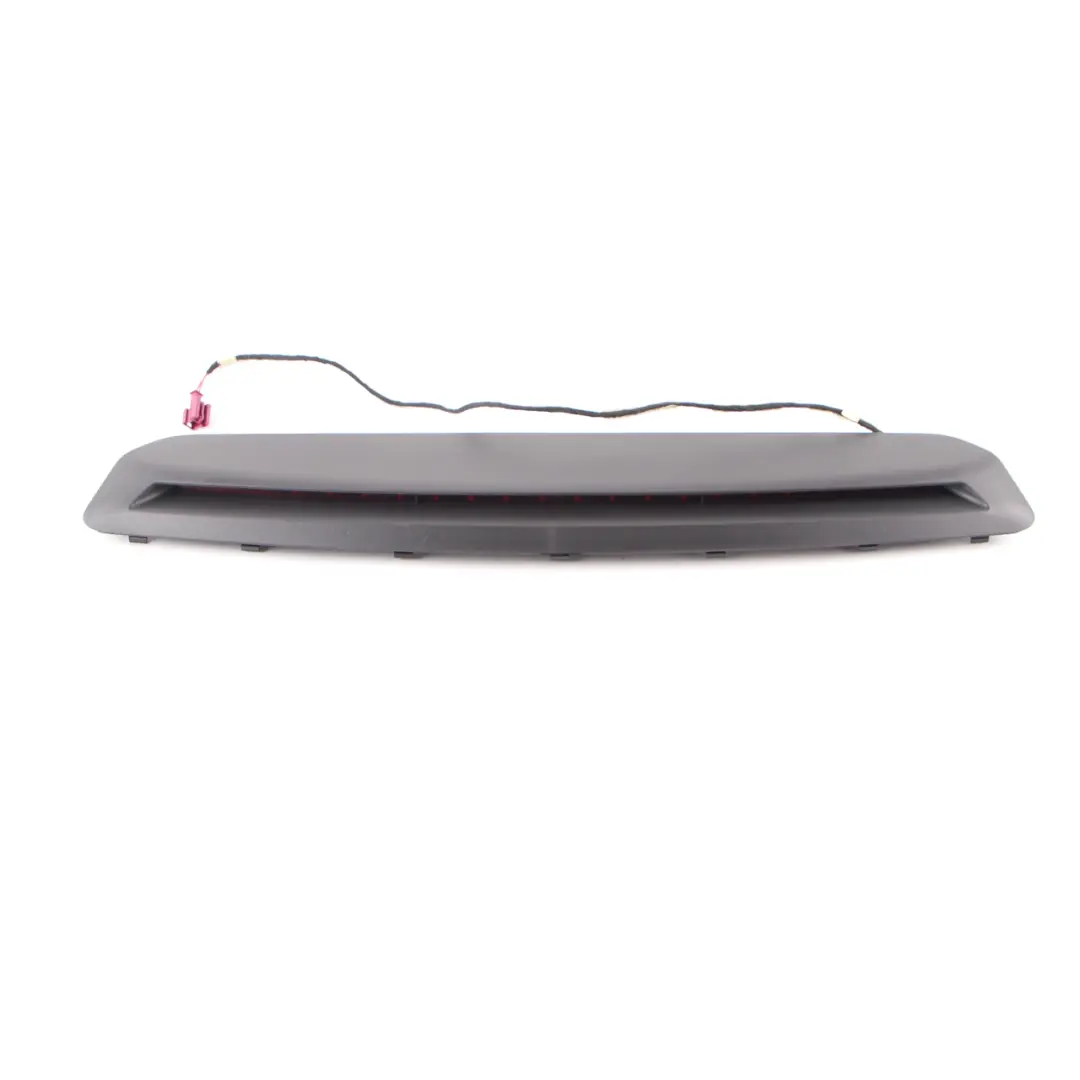 Lampada di stop aggiuntiva terza luce freno posteriore per Mercedes W213 con numero di parte A2136941100 Mercedes W213 Lampada di stop aggiuntiva terza luce freno posteriore - SKU A2136941100 - Numero di parte A2136941100