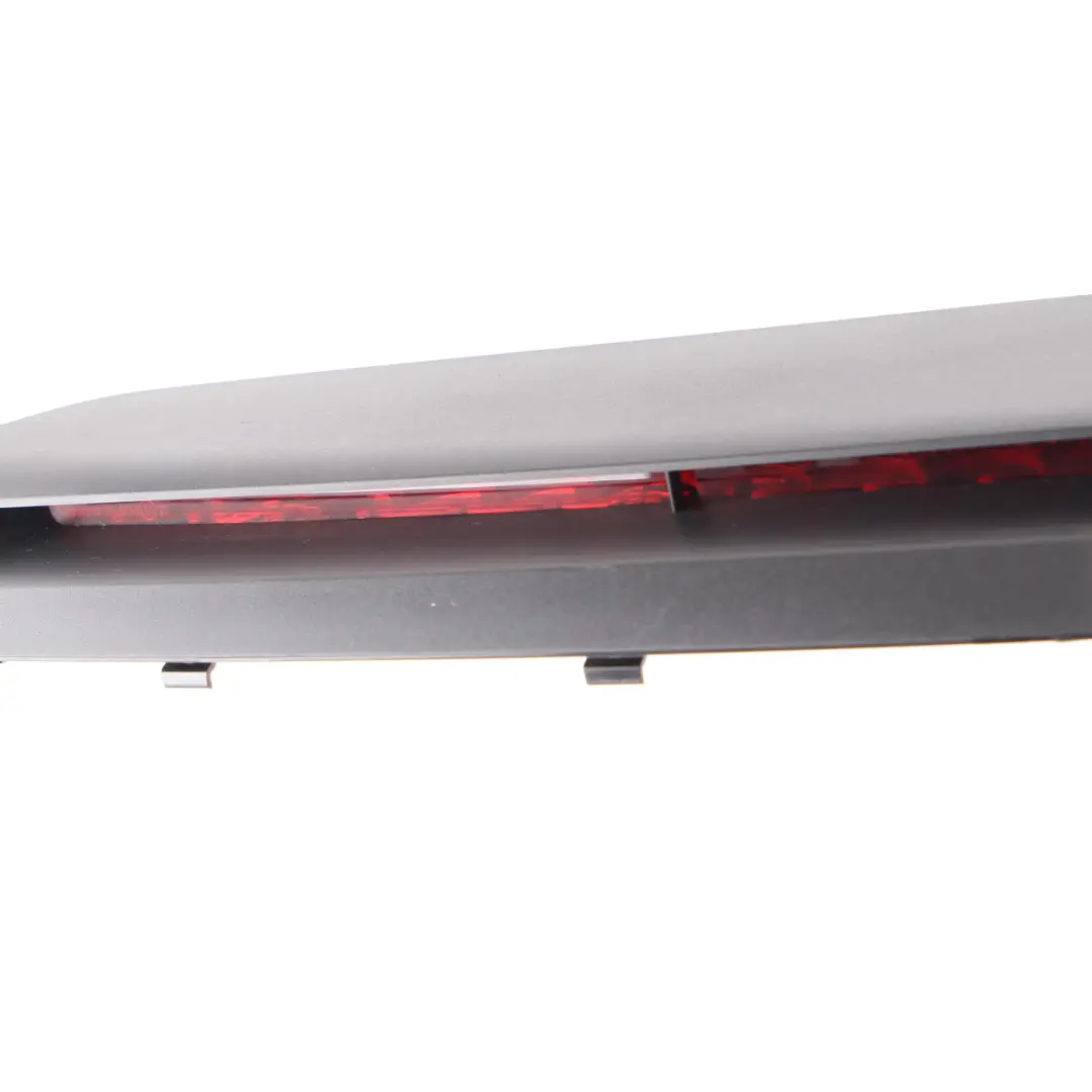 Lampada di stop aggiuntiva terza luce freno posteriore per Mercedes W213 con numero di parte A2136941100 Mercedes W213 Lampada di stop aggiuntiva terza luce freno posteriore - SKU A2136941100 - Numero di parte A2136941100