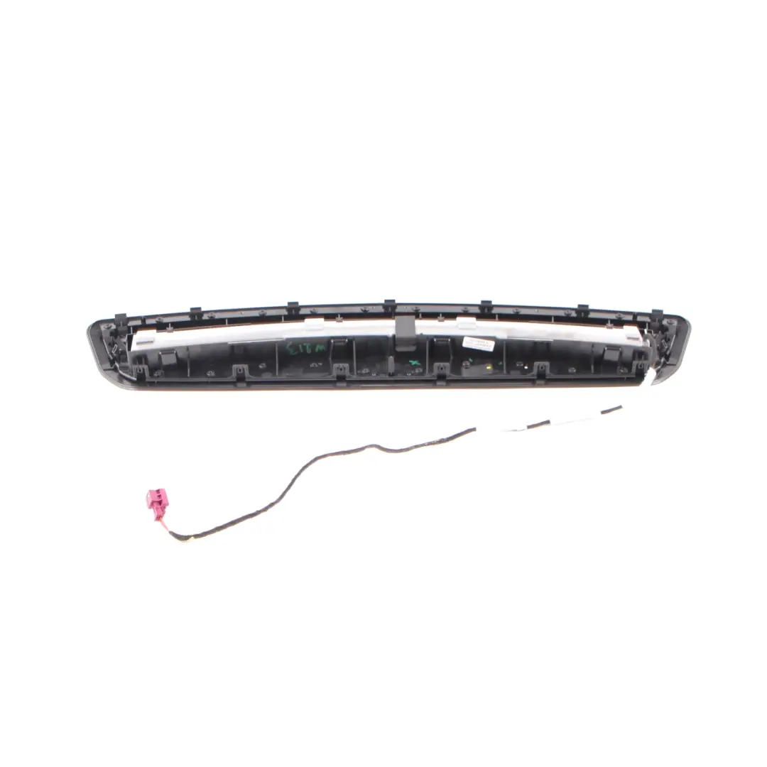 Lampada di stop aggiuntiva terza luce freno posteriore per Mercedes W213 con numero di parte A2136941100 Mercedes W213 Lampada di stop aggiuntiva terza luce freno posteriore - SKU A2136941100 - Numero di parte A2136941100