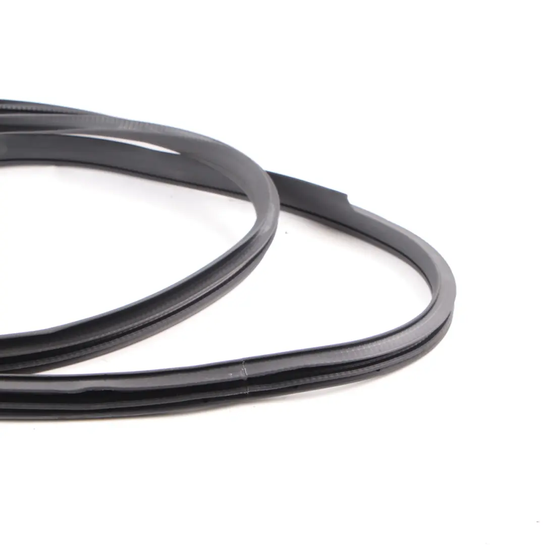 Protezione della guarnizione anteriore sinistra destra per Mercedes W213 con numero di parte A2136970051 Mercedes W213 Protezione della guarnizione anteriore sinistra destra - SKU A2136970051 - Numero di parte A2136970051