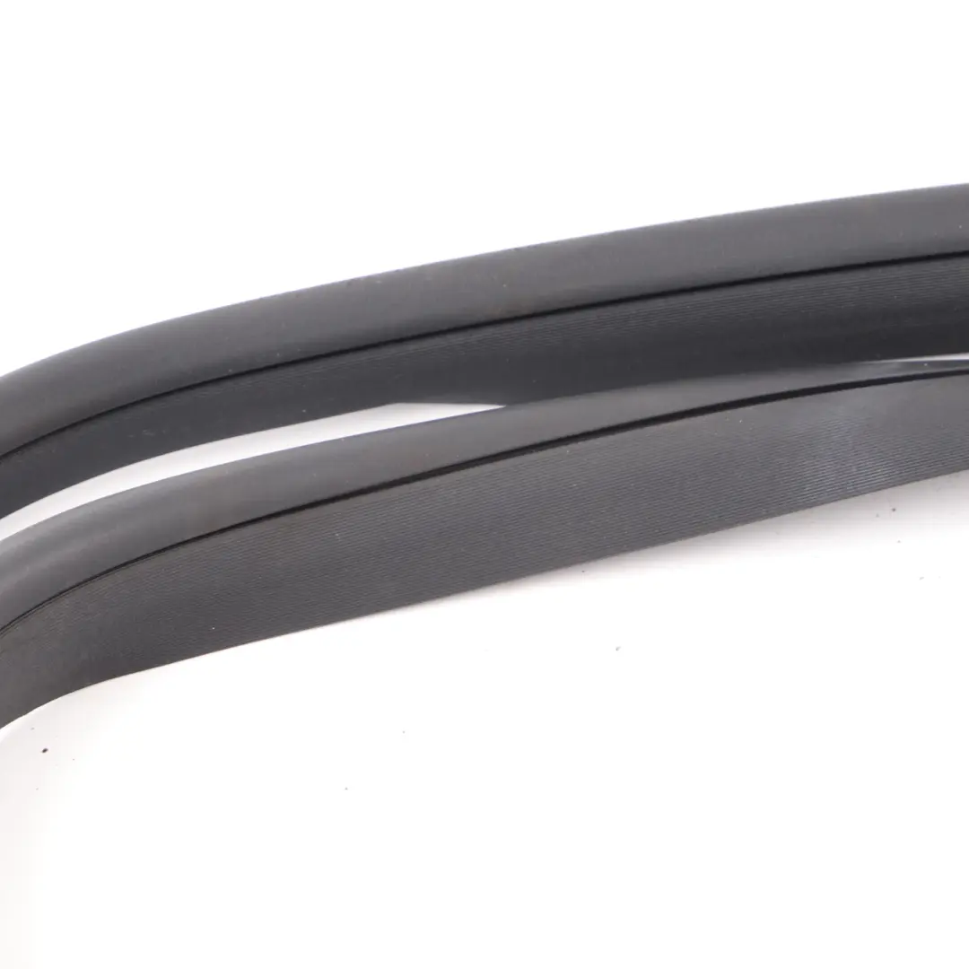 Mercedes W213 Protezione della guarnizione anteriore sinistra destra - SKU A2136970051 - Numero di parte A2136970051
