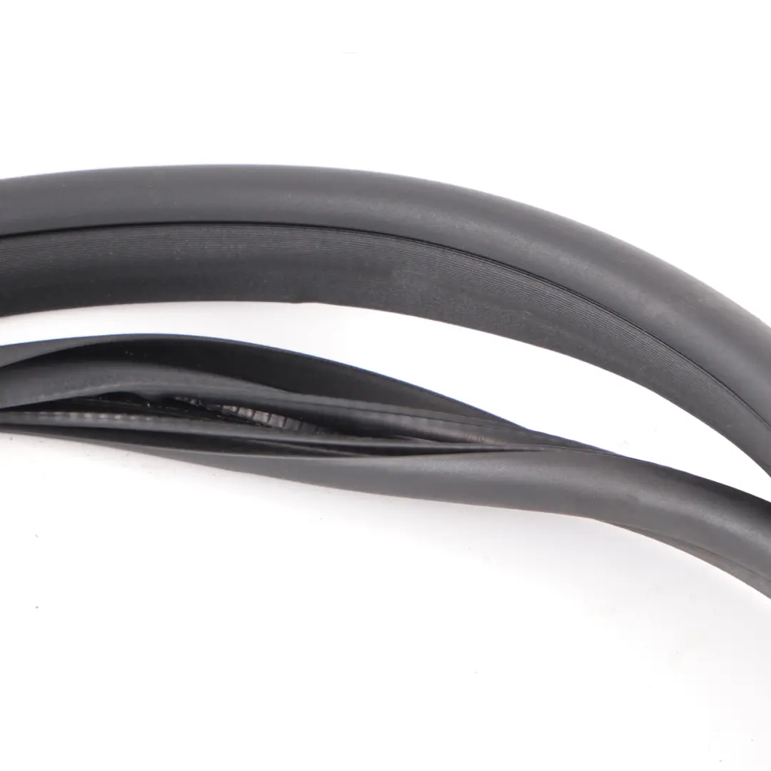 Joint porte Protection bords avant gauche droite pour Mercedes W213 à propos du numéro de pièce A2136970051 Mercedes W213 Joint porte Protection bords avant gauche droite - SKU A2136970051 - Numéro de pièce A2136970051