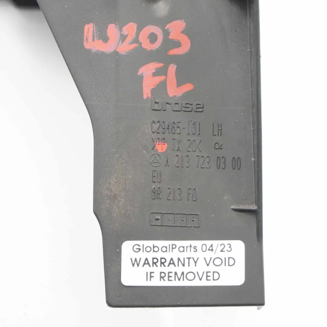 Mercedes W213 Tür griff halterung Lager halterung Trim vorne links - SKU A2137230300 - Teilenummer A2137230300