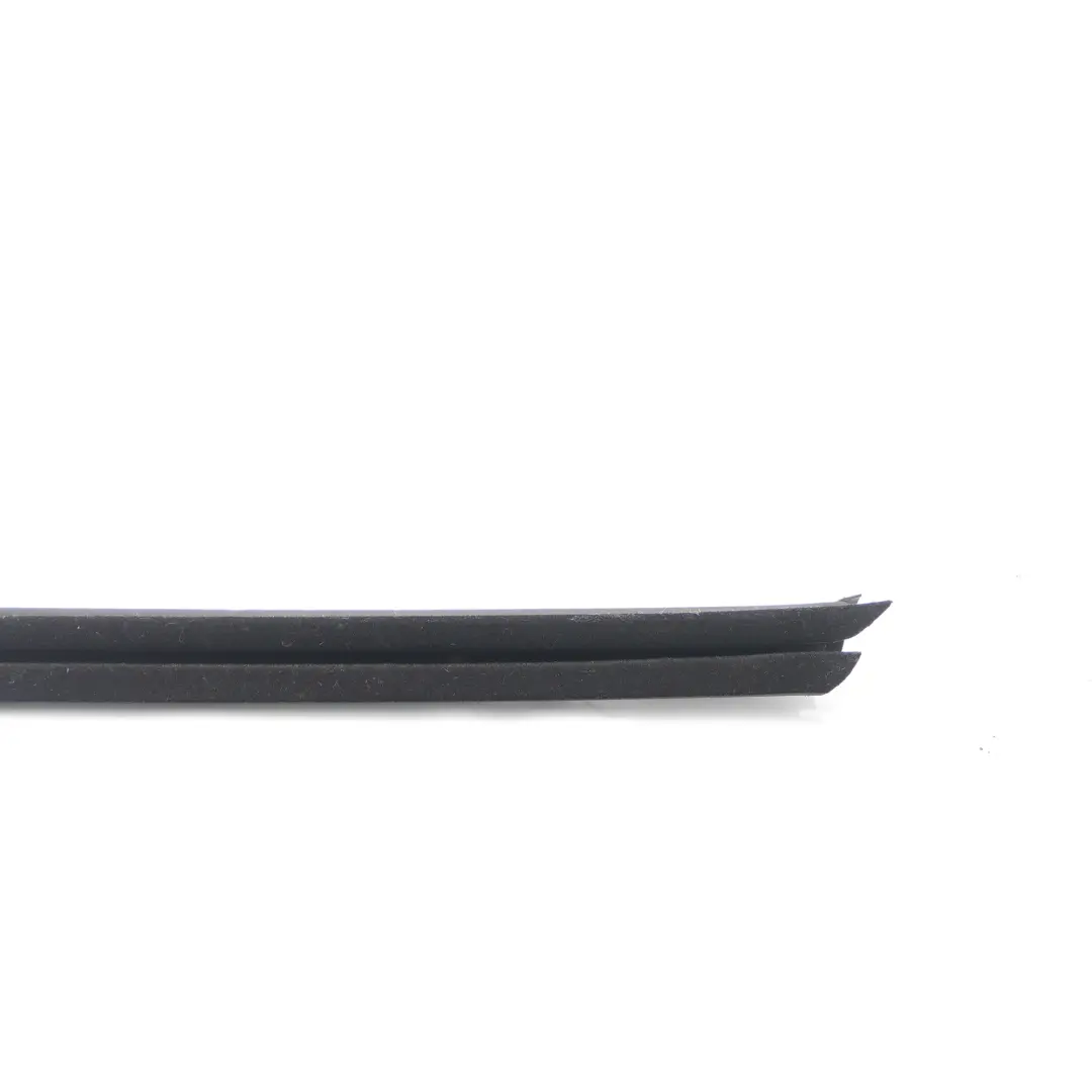 Mercedes W213 Ventana Sello Puerta Delantera Izquierda Junta Sellado - SKU A2137250365 - Número de pieza A2137250365