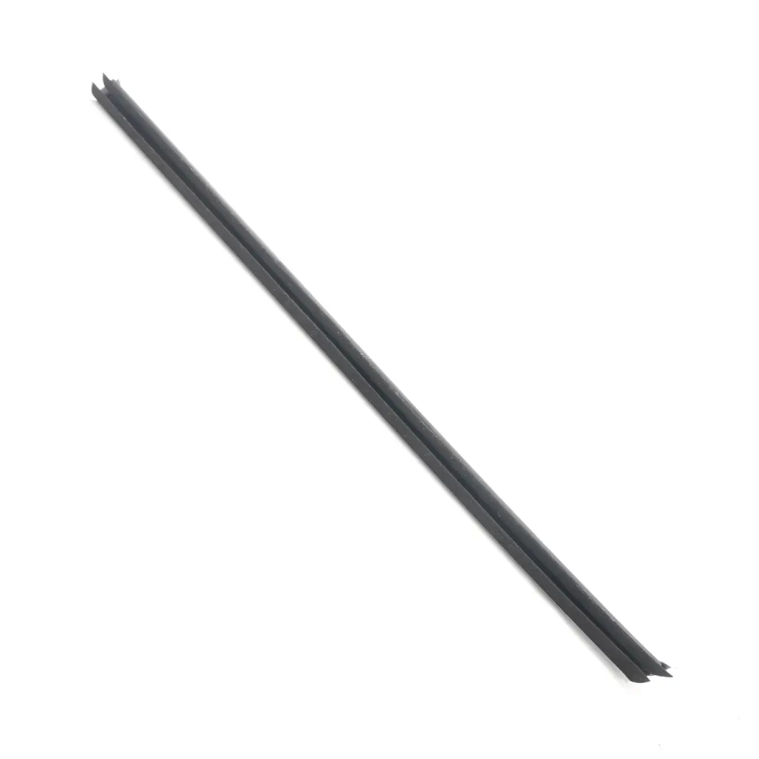 Mercedes W213 Guarnizione finestrino porta anteriore sinistra tenuta - SKU A2137250365 - Numero di parte A2137250365