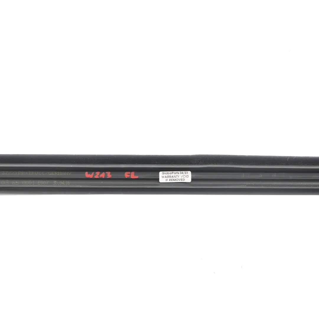 Mercedes W213 Uszczelka Szyby Drzwi Lewy Przód - SKU A2137250365 - Numer Części A2137250365
