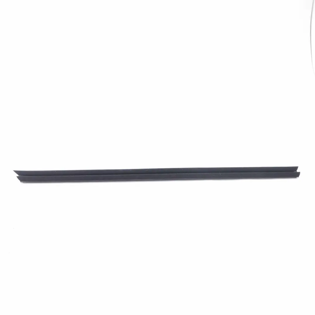 Mercedes W213 Guarnizione Finestra Porta Anteriore Destra Tenuta - SKU A2137250465 - Numero di parte A2137250465