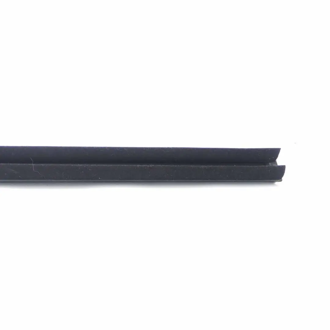 Mercedes W213 Guarnizione Finestra Porta Anteriore Destra Tenuta - SKU A2137250465 - Numero di parte A2137250465