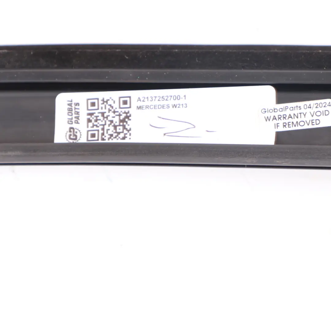 Guarnizione Porta Finestra Anteriore Sinistra Guida per Mercedes W213 con numero di parte A2137252700 Mercedes W213 Guarnizione Porta Finestra Anteriore Sinistra Guida - SKU A2137252700-1 - Numero di parte A2137252700