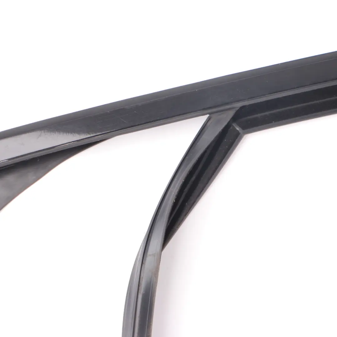 Mercedes W213 Türdichtung Fenster vorne links Führungsrahmen Schwarz - SKU A2137252700-1 - Teilenummer A2137252700