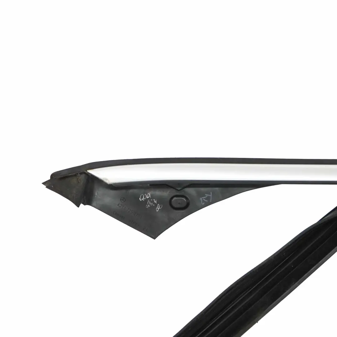 Mercedes W213 Puerta Sello Ventana Delantera Izquierda Guía Cromo - SKU A2137252700 - Número de pieza A2137252700