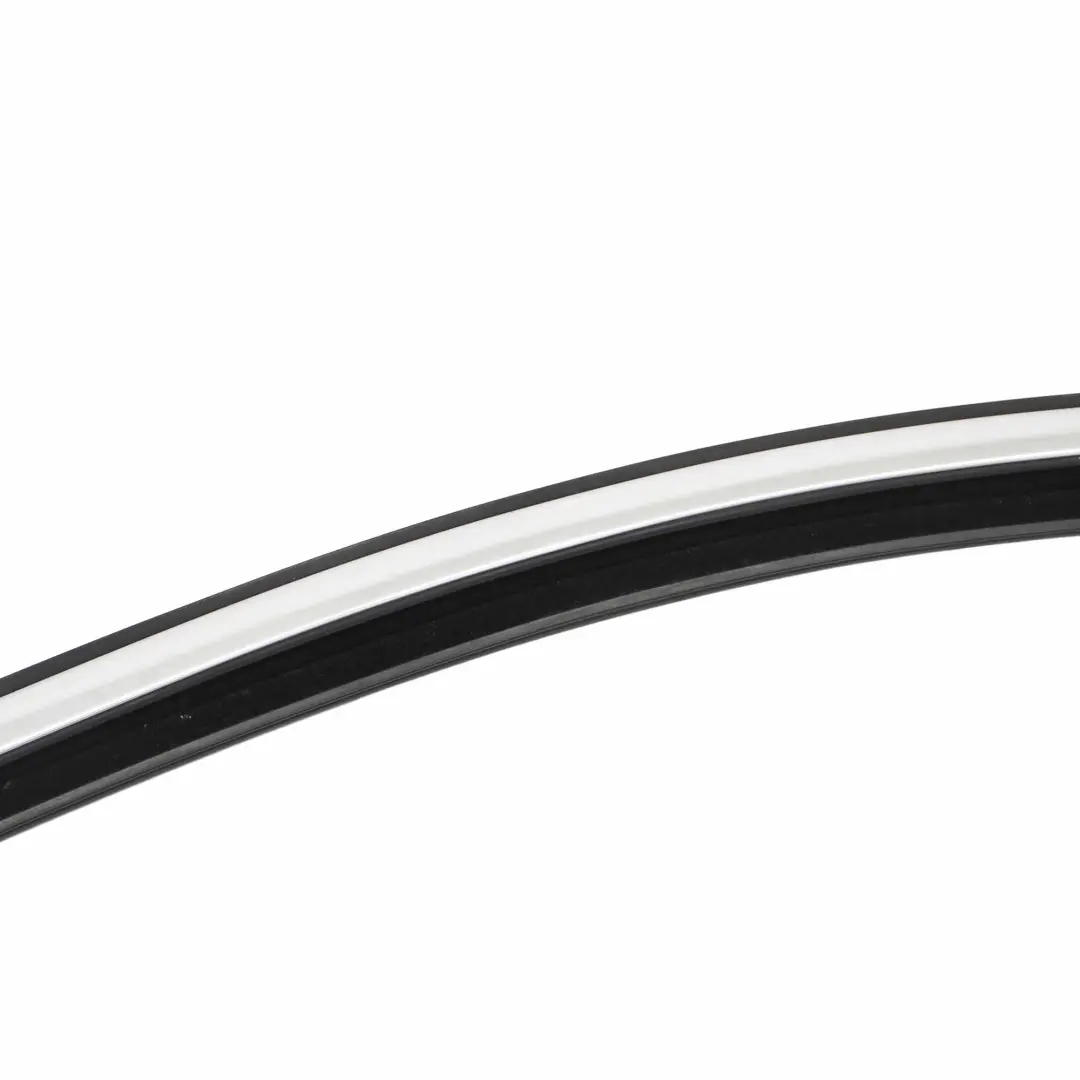 Mercedes W213 Uszczelka Szyby Lewy Przód Chrom - SKU A2137252700 - Numer Części A2137252700