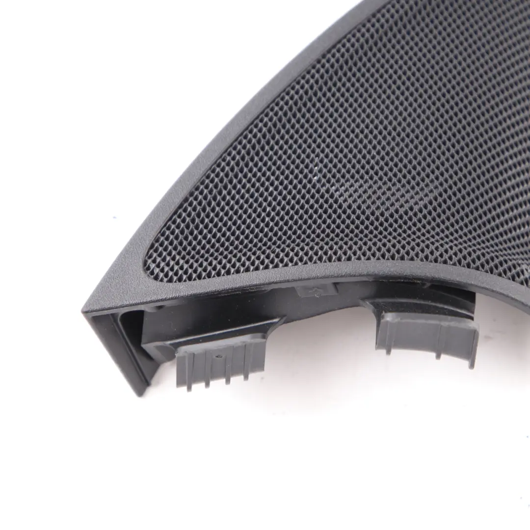 Mercedes W213 Couvercle haut-parleur Triangle avant droit Trim - SKU A2137271000 - Numéro de pièce A2137271000