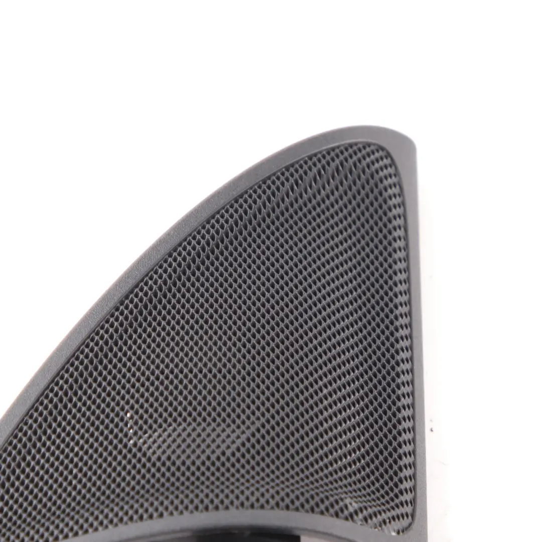 Mercedes W213 Couvercle haut-parleur Triangle avant droit Trim - SKU A2137271000 - Numéro de pièce A2137271000