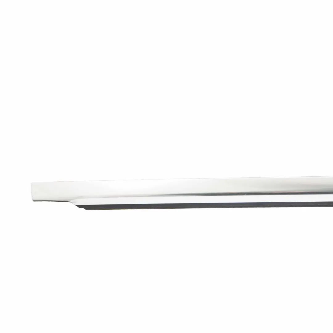 Moulure Fenêtre Porte Arrière Gauche Chrom pour Mercedes W213 à propos du numéro de pièce A2137300124 Mercedes W213 Moulure Fenêtre Porte Arrière Gauche Chrom - SKU A2137300124 - Numéro de pièce A2137300124