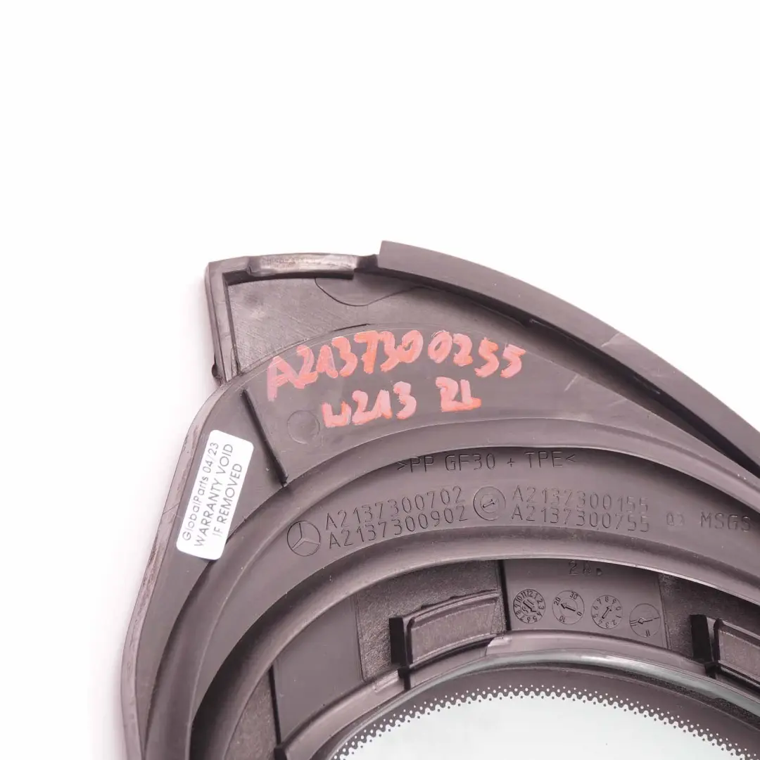 Cristal Puerta Trasera Izquierda Cuarto Verde AS2 para Mercedes W213 con número de pieza A2137300155 Mercedes W213 Cristal Puerta Trasera Izquierda Cuarto Verde AS2 - SKU A2137300155 - Número de pieza A2137300155