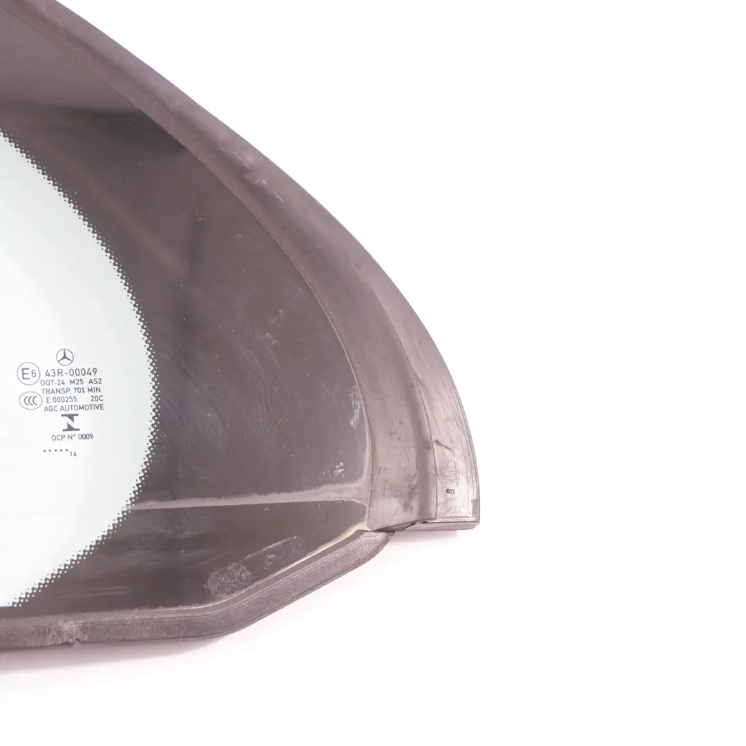 Vitrage Porte Arrière Gauche Quartier Vert AS2 pour Mercedes W213 à propos du numéro de pièce A2137300155 Mercedes W213 Vitrage Porte Arrière Gauche Quartier Vert AS2 - SKU A2137300155 - Numéro de pièce A2137300155