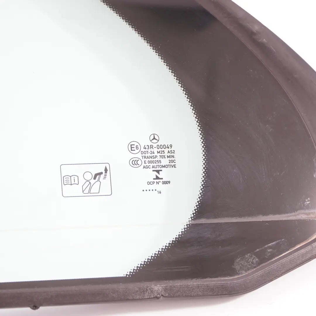 Vitrage Porte Arrière Gauche Quartier Vert AS2 pour Mercedes W213 à propos du numéro de pièce A2137300155 Mercedes W213 Vitrage Porte Arrière Gauche Quartier Vert AS2 - SKU A2137300155 - Numéro de pièce A2137300155