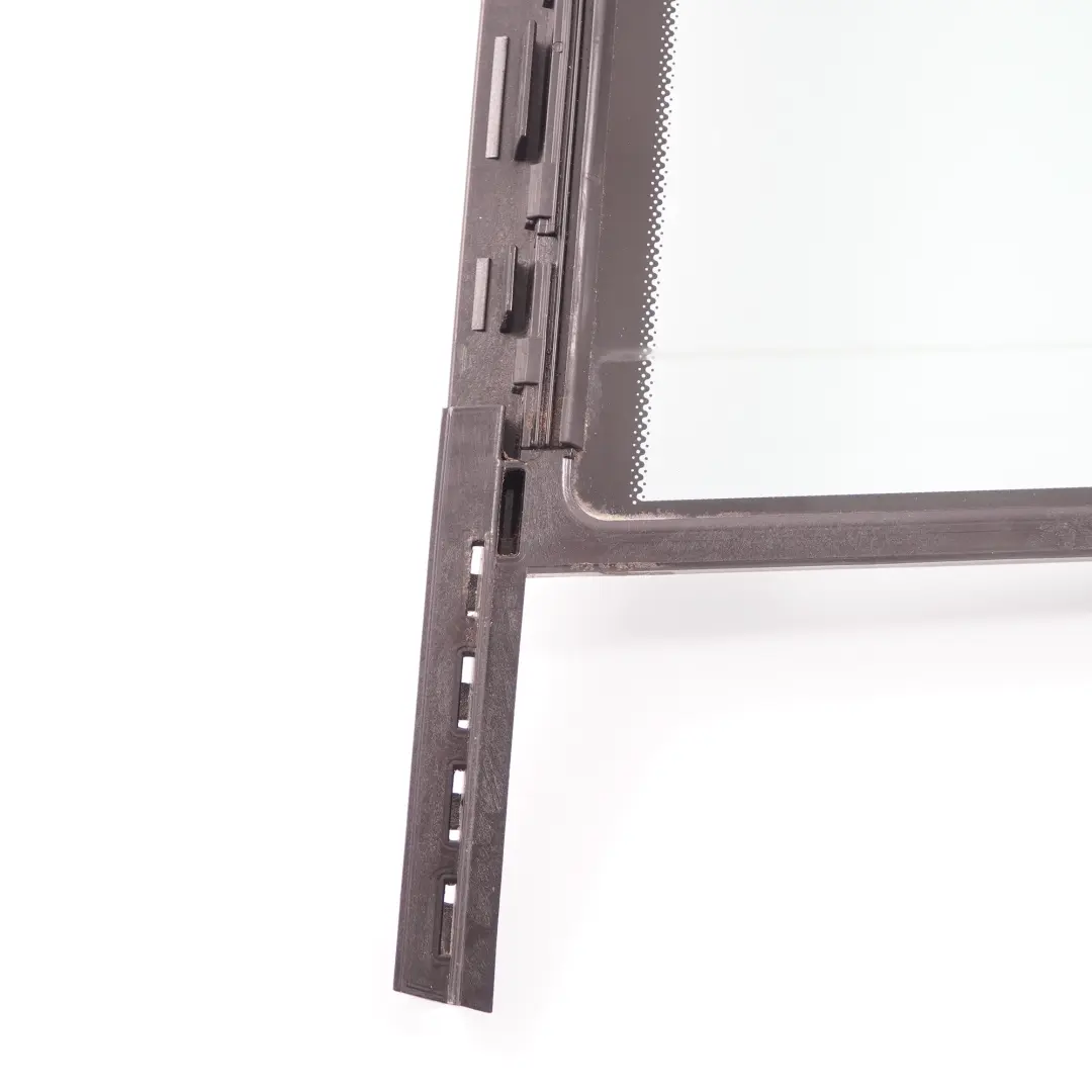 Fensterscheibe Hintertür links Viertel Grün AS2 für Mercedes W213 mit Teilenummer A2137300155 Mercedes W213 Fensterscheibe Hintertür links Viertel Grün AS2 - SKU A2137300155 - Teilenummer A2137300155