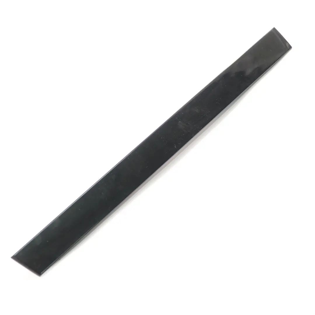 Mercedes W213 Colonnina porta posteriore destra Finitura finestra Striscia - SKU A2137300219 - Numero di parte A2137300219