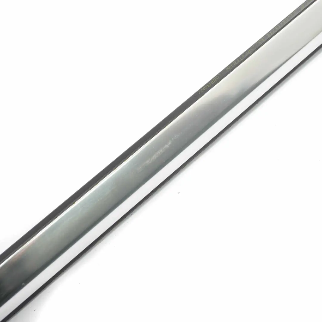 Embellecedor Tapa Ventana Puerta Trasera Derecha Chrom para Mercedes W213 con número de pieza A2137300224 Mercedes W213 Embellecedor Tapa Ventana Puerta Trasera Derecha Chrom - SKU A2137300224 - Número de pieza A2137300224