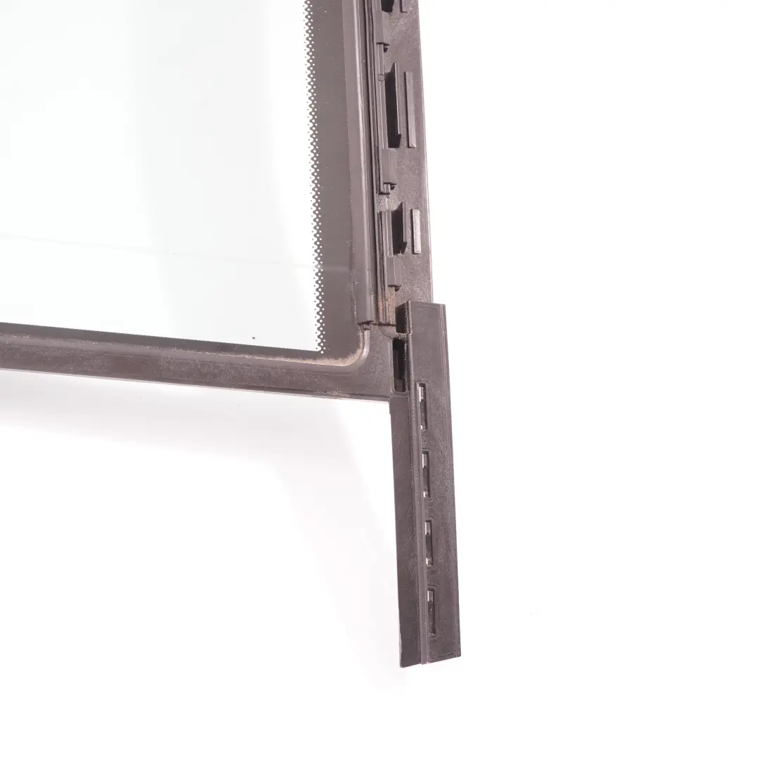 Fenster Glas Hintertür Rechts Viertel Grün AS2 für Mercedes W213 mit Teilenummer A2137300255 Mercedes W213 Fenster Glas Hintertür Rechts Viertel Grün AS2 - SKU A2137300255 - Teilenummer A2137300255