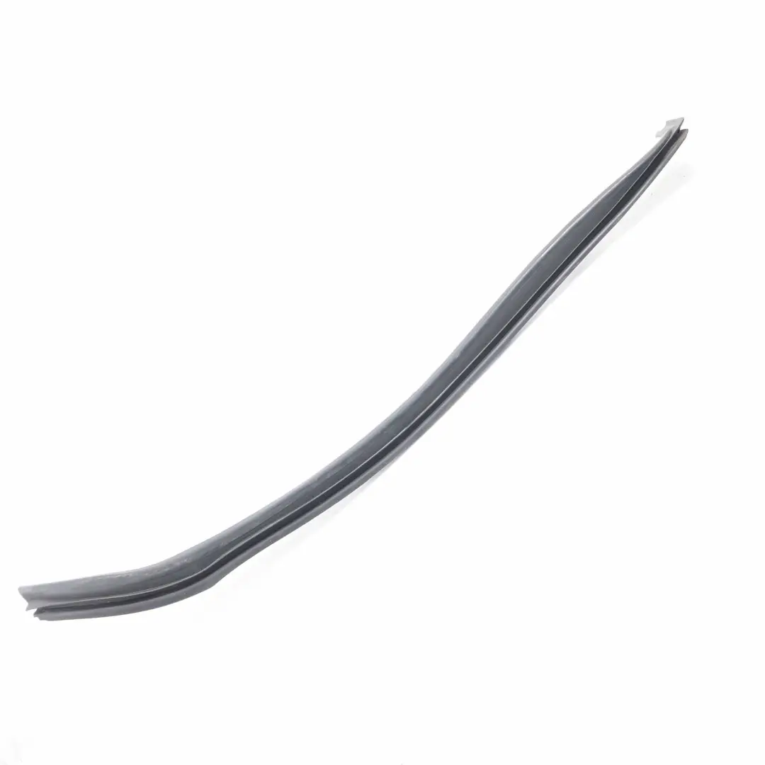 Mercedes W213 Guarnizione porta guida striscia posteriore sinistra - SKU A2137300302 - Numero di parte A2137300302