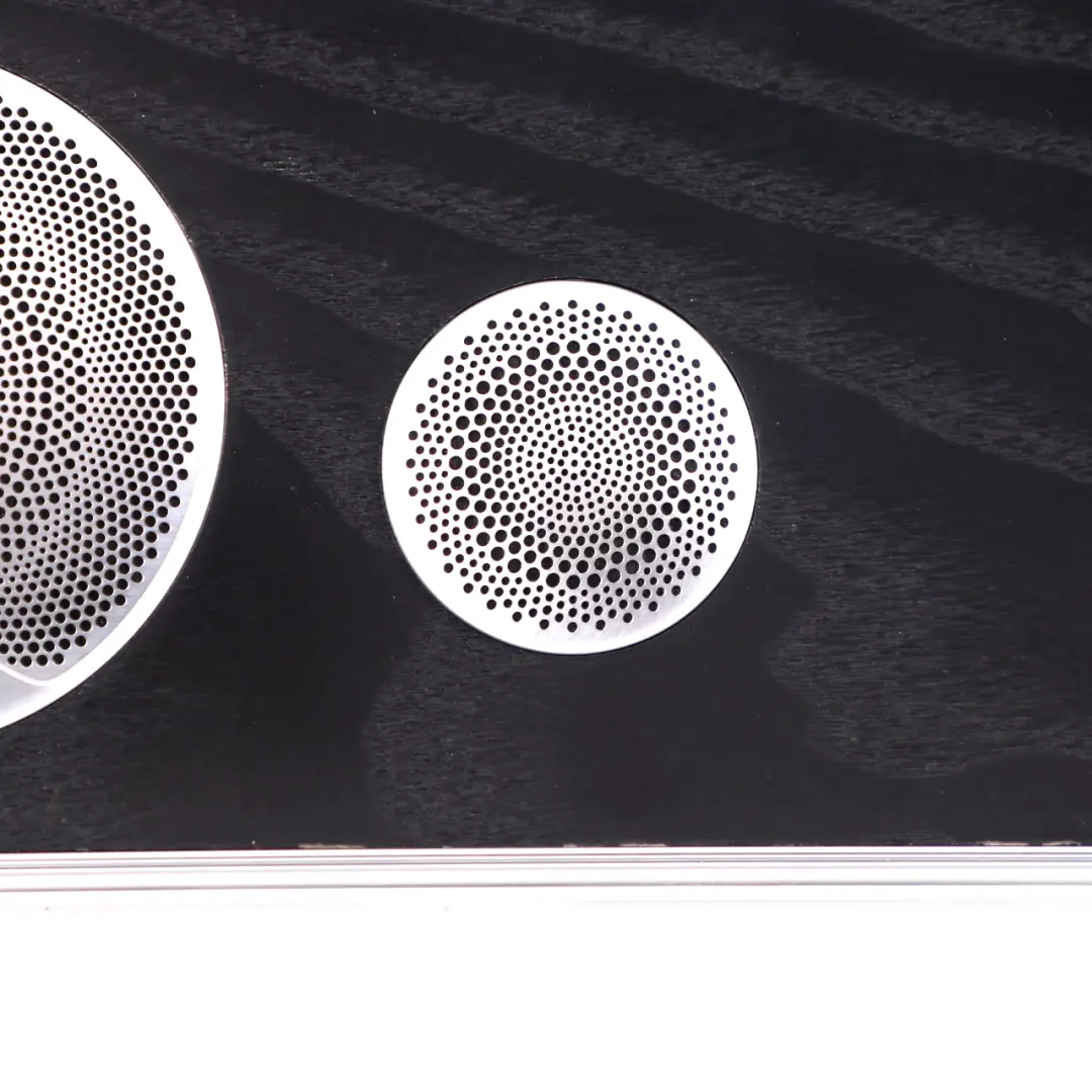 Garniture Panneau Arrière Droite Bois Noir Burmester pour Mercedes W213 à propos du numéro de pièce A2137300403 Mercedes W213 Garniture Panneau Arrière Droite Bois Noir Burmester - SKU A2137300403 - Numéro de pièce A2137300403