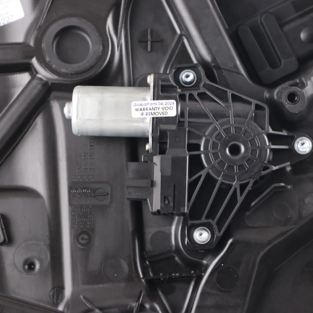Mercedes W213 lève vitre moteur régulateur arrière gauche cadre - SKU A2137306705-1 - Numéro de pièce A2137306705