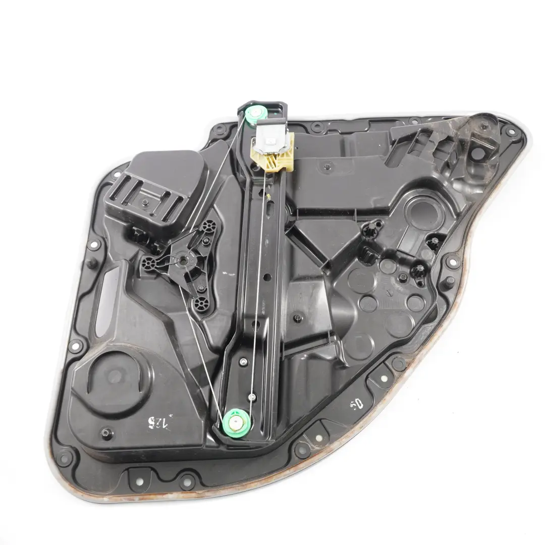 Mercedes W213 Lève vitre Régulateur Arrière Gauche Panneau Cadre - SKU A2137306705 - Numéro de pièce A2137306705