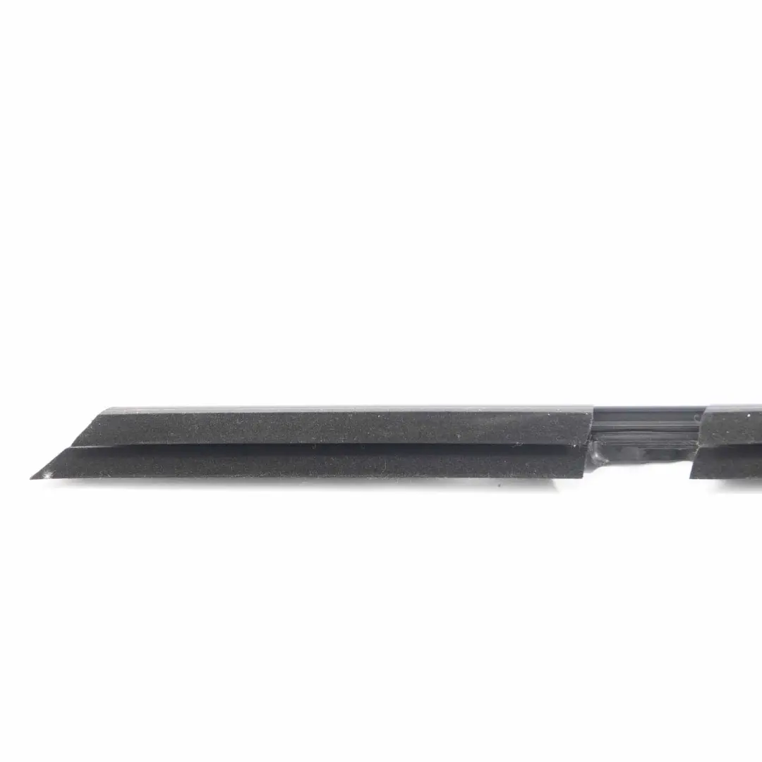 Fenster hinten links Tür verkleidung Leiste Dichtung für Mercedes W213 mit Teilenummer A2137350765 Mercedes W213 Fenster hinten links Tür verkleidung Leiste Dichtung - SKU A2137350765 - Teilenummer A2137350765