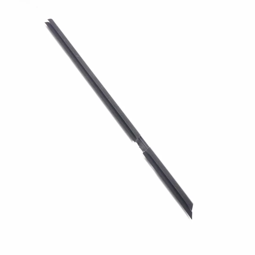 Joint de vitre arrière droite Joint de porte pour Mercedes W213 à propos du numéro de pièce A2137350865 Mercedes W213 Joint de vitre arrière droite Joint de porte - SKU A2137350865 - Numéro de pièce A2137350865