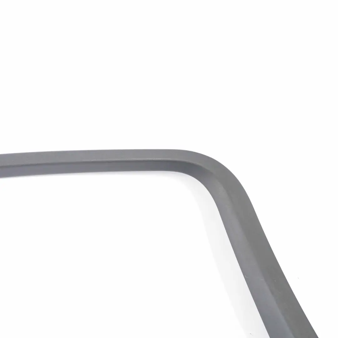 Mercedes W213 Cadre de Fenêtre Arrière Gauche Garniture de Porte - SKU A2137370100 - Numéro de pièce A2137370100