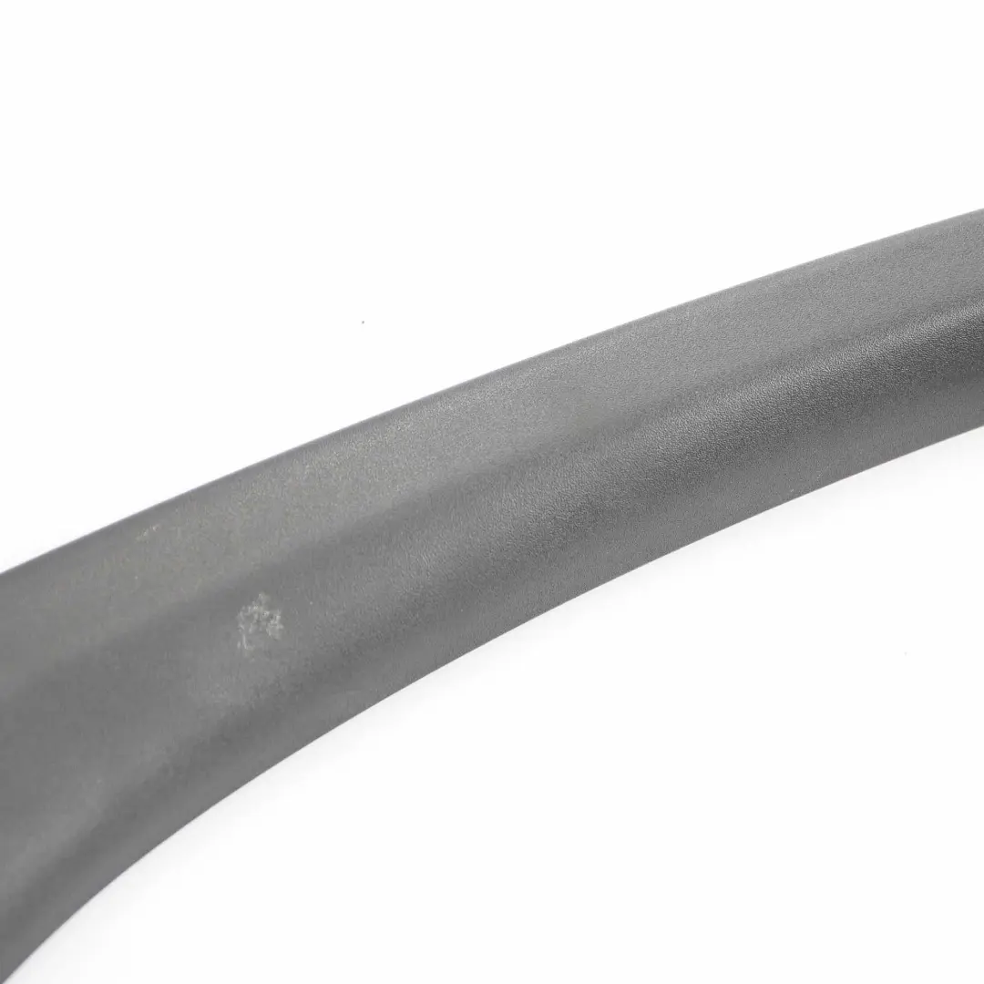 Mercedes W213 Cadre de Fenêtre Arrière Gauche Garniture de Porte - SKU A2137370100 - Numéro de pièce A2137370100