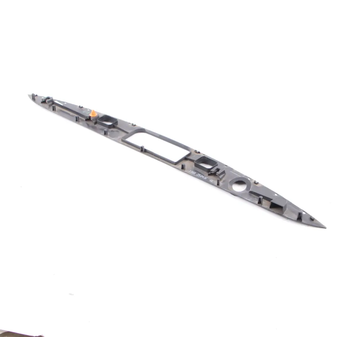 Mercedes W213 Boot Trunk Lid Tailgate Handle Opener Trim Panel Cover - SKU A2137500000 - Número de pieza A2137500000
