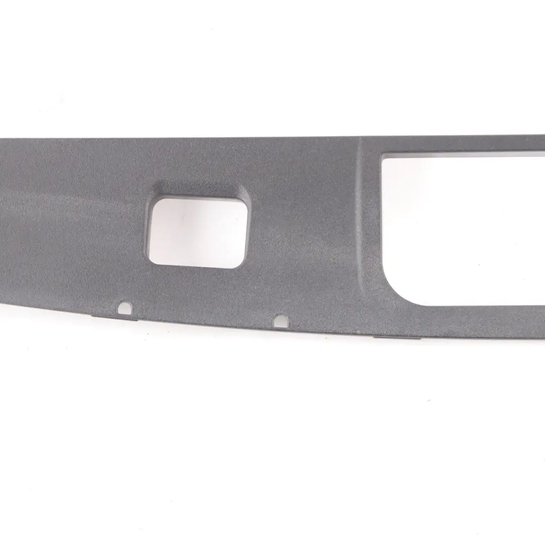 Coperchio bagagliaio posteriore apertura Trim Cover per Mercedes W213 con numero di parte A2137500000 Mercedes W213 Coperchio bagagliaio posteriore apertura Trim Cover - SKU A2137500000 - Numero di parte A2137500000