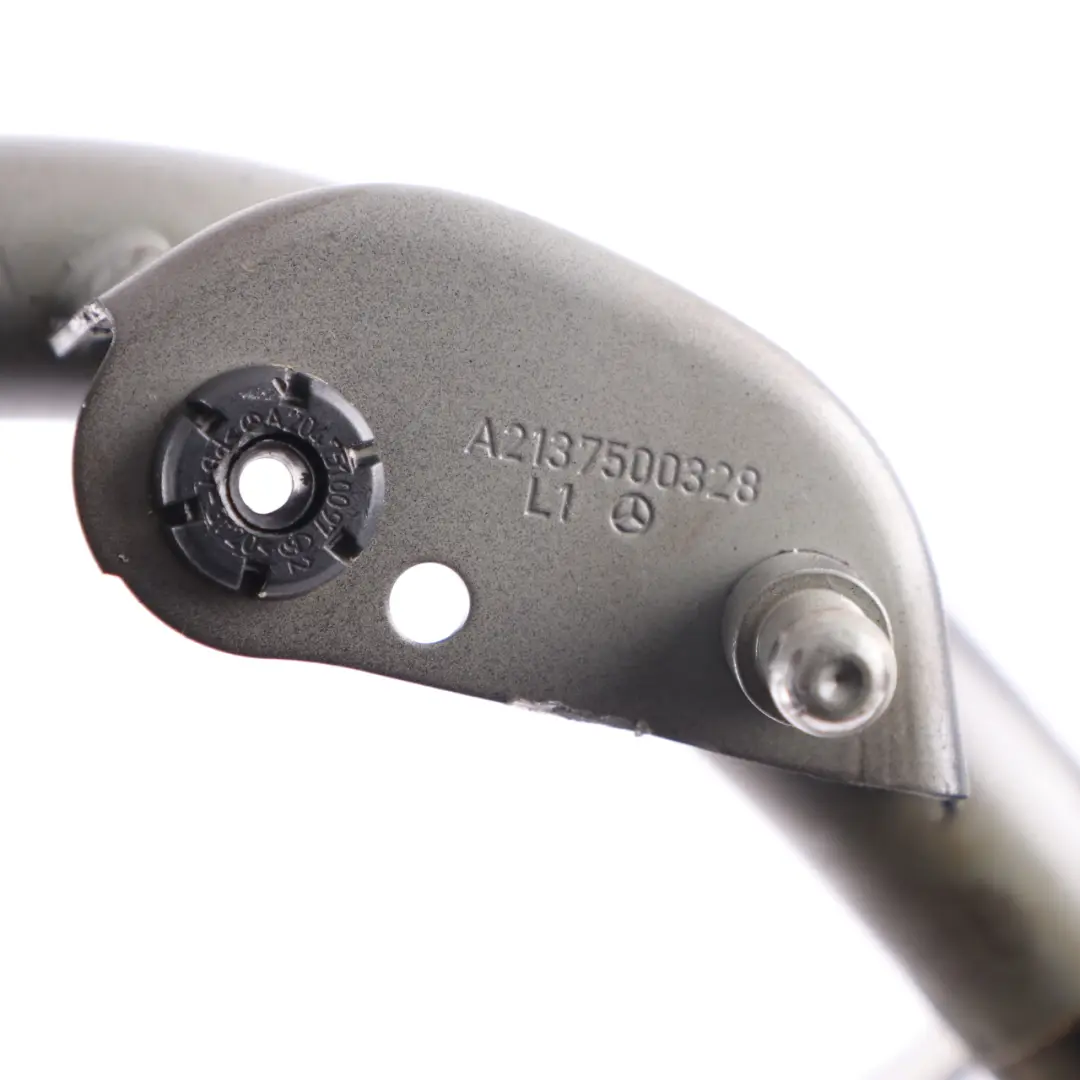 Heckklappenscharnier links Kofferraumdeckel Obsidian Schwarz - 197 für Mercedes W213 mit Teilenummer A2137500328 Mercedes W213 Heckklappenscharnier links Kofferraumdeckel Obsidian Schwarz - 197 - SKU A2137500328-OB - Teilenummer A2137500328